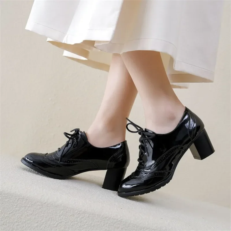 British Women's Oxfords Blue R - Patent Leather Oxford 评论和价格